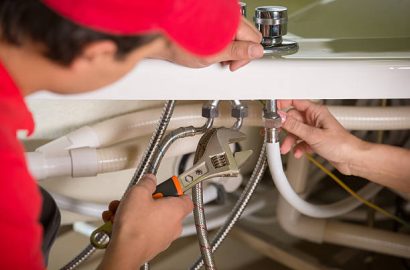 Professional plumber. Plumbing repair service.